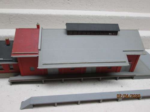 HO SCALE : KIBRI LARGE STATION BUILDING SHED (BOXED) - LOT 48AA