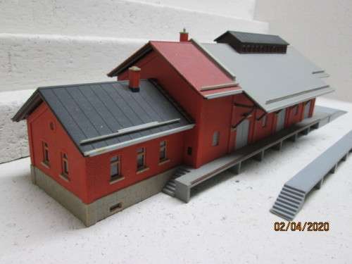 HO SCALE : KIBRI LARGE STATION BUILDING SHED (BOXED) - LOT 48AA