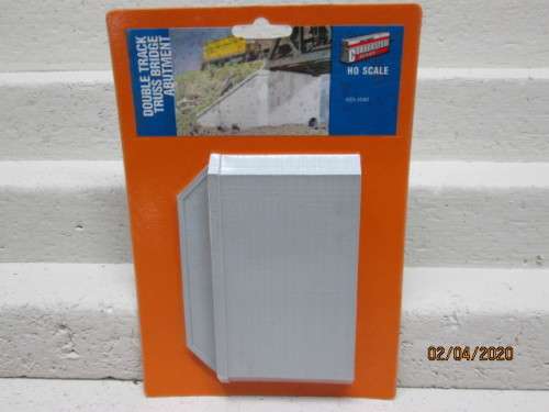 HO SCALE : WALTHERS DOUBLE TRACK TRUSS BRIDGE ABUTMENT - LOT 57AA