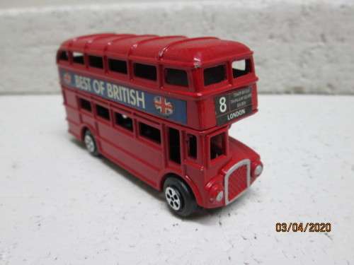 DIE CAST BRITISH OLD STYLE DOUBLE DECKER BUS - LOT 100AA