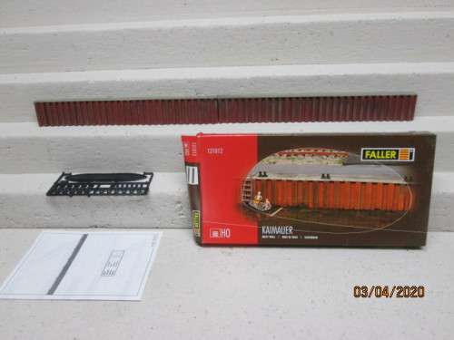 HO SCALE : FALLER QUAY / HARBOUR WALL (BOXED) - LOT 108AA