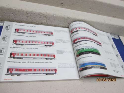HO SCALE : ROCO CATALOGUE 2011/2012 - LOT 150AA