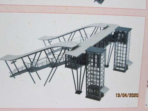 HO SCALE : FALLER PEDESTRIAN DOUBLE RAIL BRIDGE KIT (BOXED) - LOT 167AA