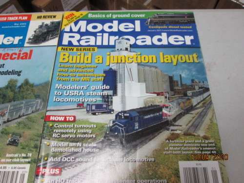 HO SCALE : MODEL RAILROADER MAGAZINES x10  - LOT 168AA