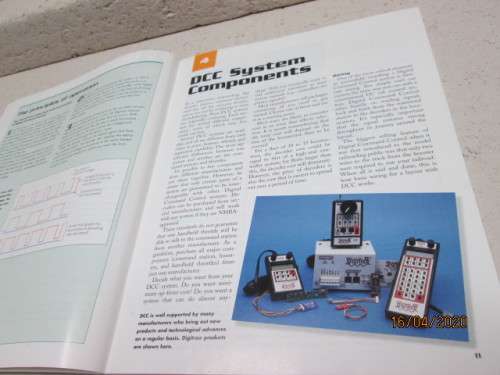 MODEL RAILROADER MAGAZINE : DCC MADE EASY - LOT 319AA