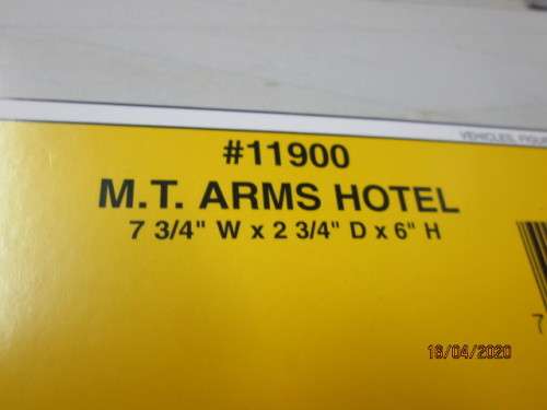 HO SCALE : WOODLAND SCENICS M.T. ARMS HOTEL KIT - LOT 385AA