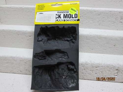 HO SCALE : WOODLAND SCENICS : SILICON ROCK MOULD C1234 - LOT 383AA