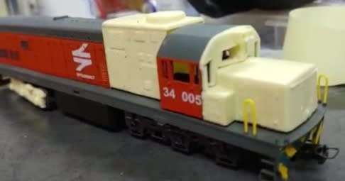 HO SCALE : SAR CLASS 33 DIESEL LOCOMOTIVE DETAIL KIT - LOT 496AA