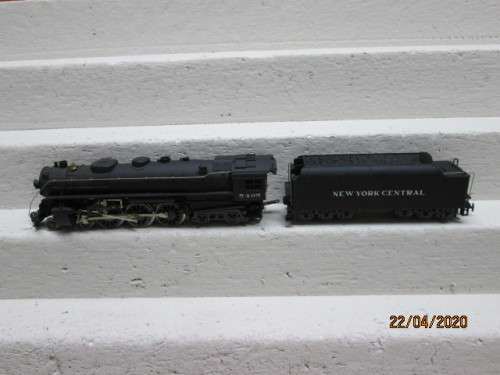 HO SCALE : RIVAROSSI 4-6-4 NEW YORK CENTRAL STEAM LOCOMOTIVE - LOT 457AA