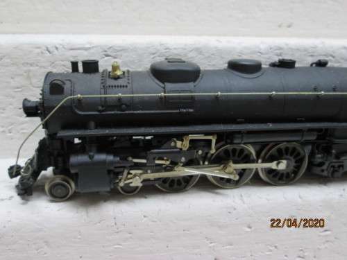 HO SCALE : RIVAROSSI 4-6-4 NEW YORK CENTRAL STEAM LOCOMOTIVE - LOT 457AA