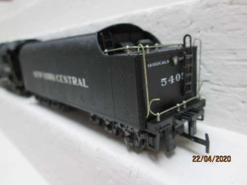 HO SCALE : RIVAROSSI 4-6-4 NEW YORK CENTRAL STEAM LOCOMOTIVE - LOT 457AA