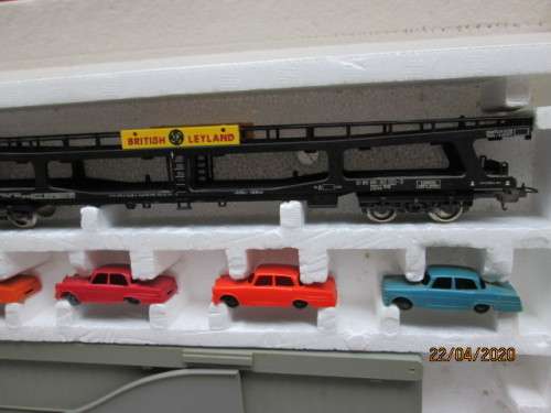 HO SCALE : LIMA AUTOMATIC CAR UNLOADER (BOXED) - LOT 458AA