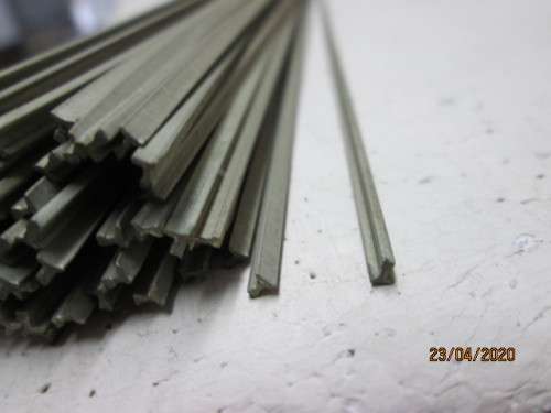 REDUCED TO CLEAR : HO/OOSCALE : NICKEL SILVER RAIL PIECES x65 - LOT 488AA
