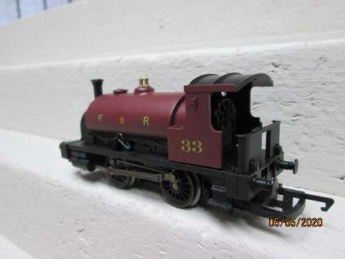 OO SCALE : HORNBY 0-4-0 STEAM LOCOMOTIVE (BOXED) - LOT 530A