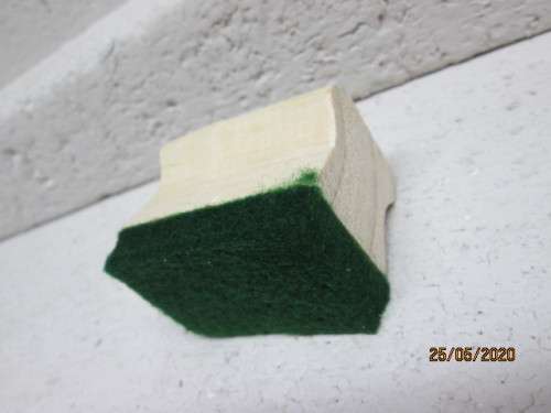 HO SCALE : PARROT TRACK CLEANER  - LOT 715AA