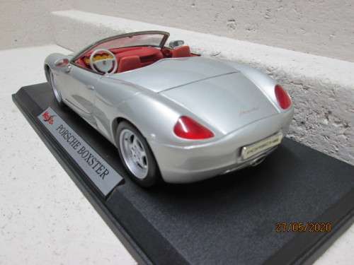 1:18 SCALE : MAISTO PORSCHE BOXSTER- LOT 801AA