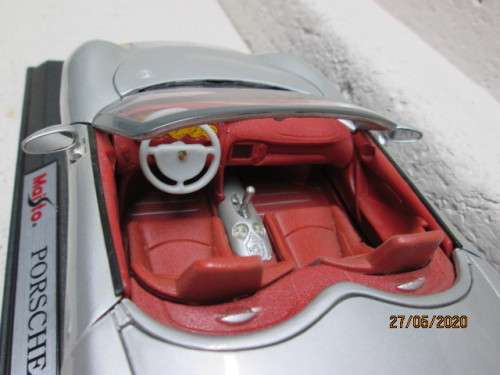 1:18 SCALE : MAISTO PORSCHE BOXSTER- LOT 801AA