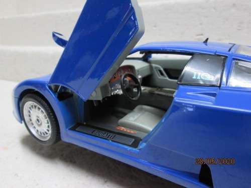1:18 SCALE : BBURAGO BUGATTI 11GB 1991 - LOT 831AA
