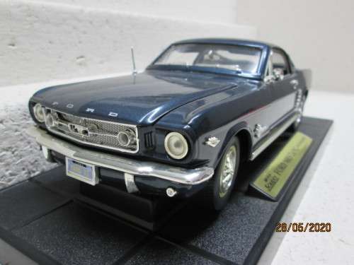 1:18 SCALE : SOLIDO FORD MUSTANG FASTBACK 1965 - LOT 840AA