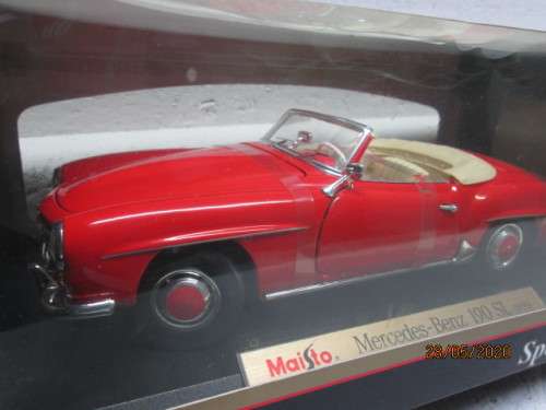 1:18 SCALE : MAISTO MERCEDES BENZ 190 SL 1955 (BOXED) - LOT 849AA