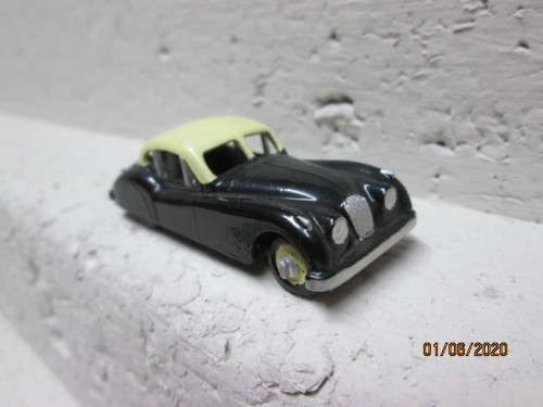 DIE CAST : MATCHBOX JAGUAR XK 140 No 32 - LOT 922AA