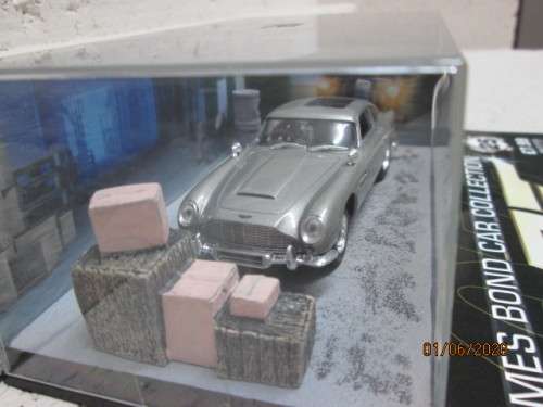 DIE CAST : 007 COLLECTION : ASTON MARTIN DB5 - GOLDFINGER (No 25) - LOT 967AA