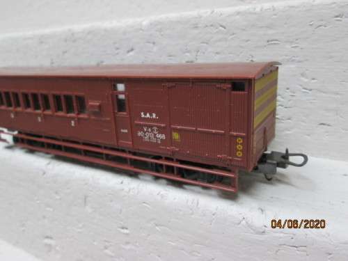 HO SCALE - LIMA SAR - V8 GUARD VAN - BOXED - LOT 29 BB