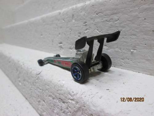 DIE CAST : HOTWHEELS DRAG RACER CAR - LOT 54BB