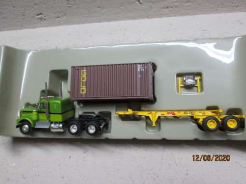 HO SCALE : ATHEARN KENWORTH TRUCK & TRAILER WITH CONTAINER (BOXED) - LOT 89BB