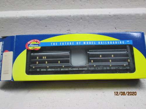 HO SCALE : ATHEARN BRITISH COLUMBIA RAILWAY 60 FT  BULKHEAD (BOXED) - LOT 90BB