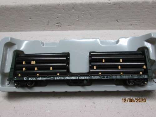HO SCALE : ATHEARN BRITISH COLUMBIA RAILWAY 60 FT  BULKHEAD (BOXED) - LOT 90BB
