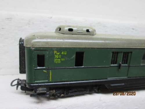 HO SCALE : MARKLIN x3 PASSENGER COACHES - LOT 179BB