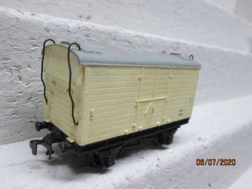 OO SCALE : HORNBY DUBLO XP BOX CAR - LOT 241BB