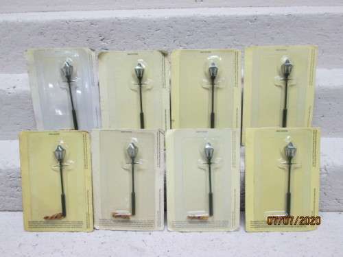 HO/OO SCALE : MODEL RAILWAY ELECTRIC LAMP POSTS x8 - LOT 315BB
