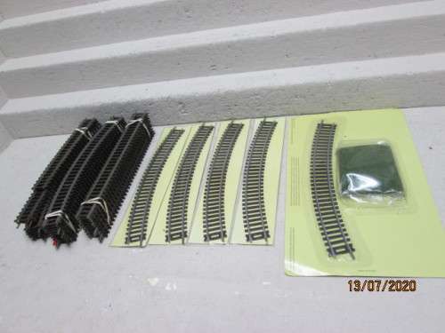 HO/OO SCALE : ASSORTED TRACK x34 PIECES - LOT 439BB