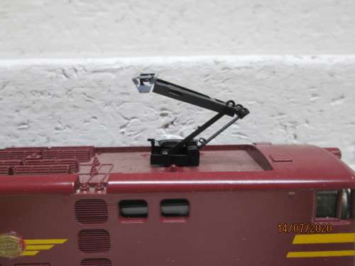 HO SCALE : BRASS SINGLE ARM PANTEGRAPH - LOT 461BB
