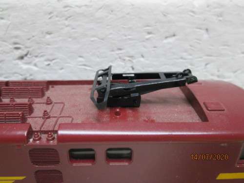 HO SCALE : BRASS SINGLE ARM PANTEGRAPH - LOT 461BB