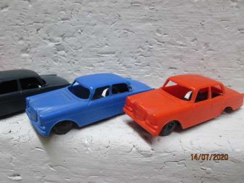 HO SCALE : LIMA MERCEDES CARS x8 - LOT 481BB
