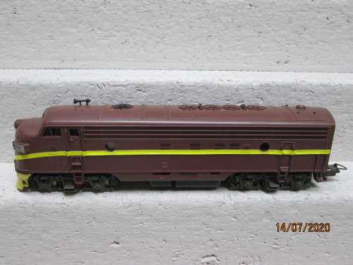 HO SCALE : ATLAS FP7 DIESEL LOCOMOTIVE (PAINTED IN SAR COLOURS) - LOT 483BB