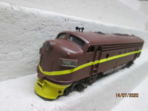 HO SCALE : ATLAS FP7 DIESEL LOCOMOTIVE (PAINTED IN SAR COLOURS) - LOT 483BB
