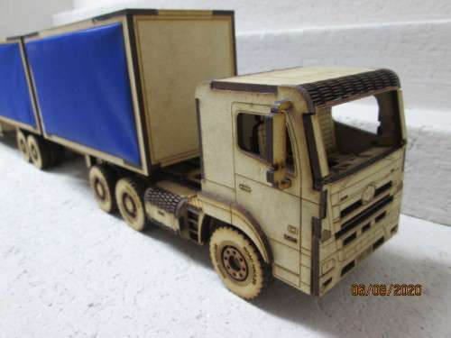 1:32 SCALE HINO  HORSE WITH SUPERLINK CANVAS SIDE TRAILORS- LOT 501BB