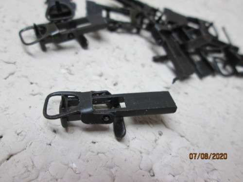 HO SCALE  - LIMA STYLE OFFCUT COUPLINGS X10