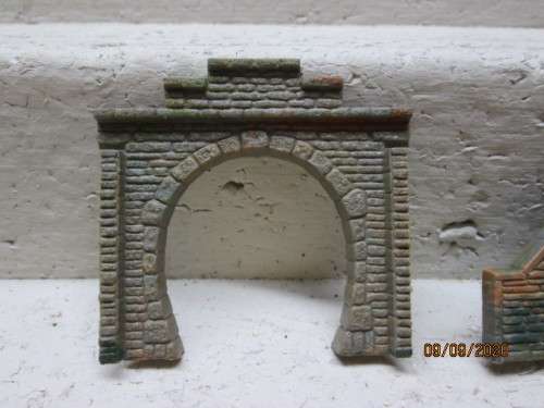 N SCALE : TUNNEL ENTRANCE - X3