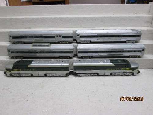 S SCALE : AMERICAN FLYER : DIESEL LOCOMOTIVES  WITH X4 PASSENGER COACHES - ROCKET SET