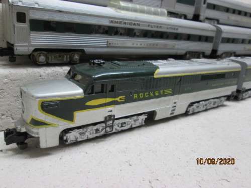 S SCALE : AMERICAN FLYER : DIESEL LOCOMOTIVES  WITH X4 PASSENGER COACHES - ROCKET SET