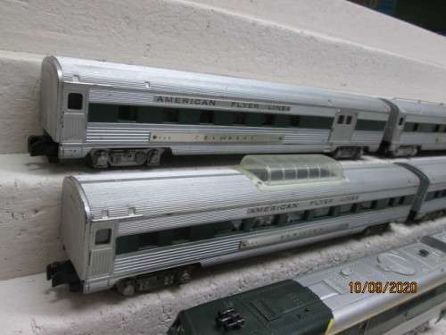 S SCALE : AMERICAN FLYER : DIESEL LOCOMOTIVES  WITH X4 PASSENGER COACHES - ROCKET SET