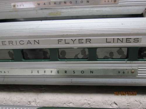 S SCALE : AMERICAN FLYER : DIESEL LOCOMOTIVES  WITH X4 PASSENGER COACHES - ROCKET SET