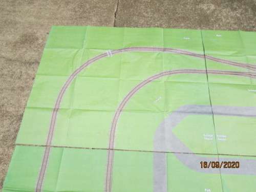 OO SCALE : LARGE LAYOUT FLOOR PLAN (`Your Model Railway Village Collection` - CNA