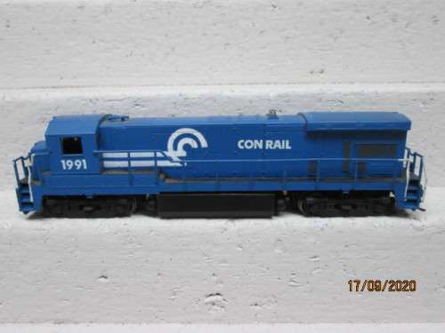HO SCALE : BACHMANN : CONRAIL DIESEL LOCOMOTIVE
