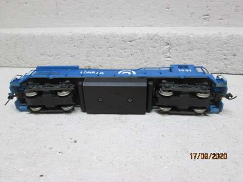 HO SCALE : BACHMANN : CONRAIL DIESEL LOCOMOTIVE